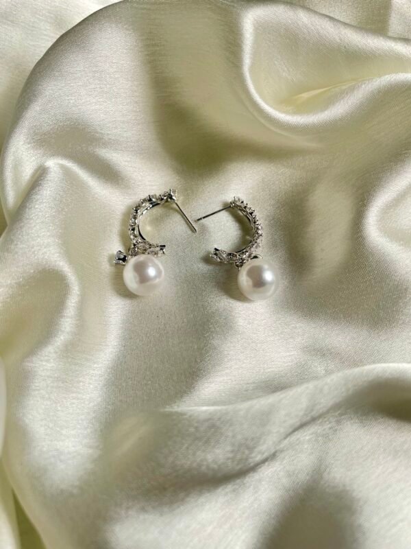 DROP SILVER PEARLS EARRINGS - Image 2