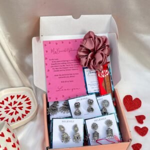 Surprise your girl with this hamper on Valentine's Day